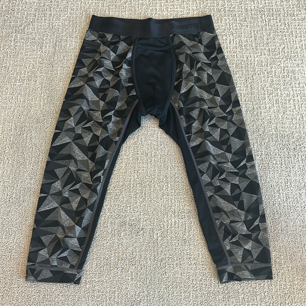 Tommy John 3/4 Length Men Tights - Medium